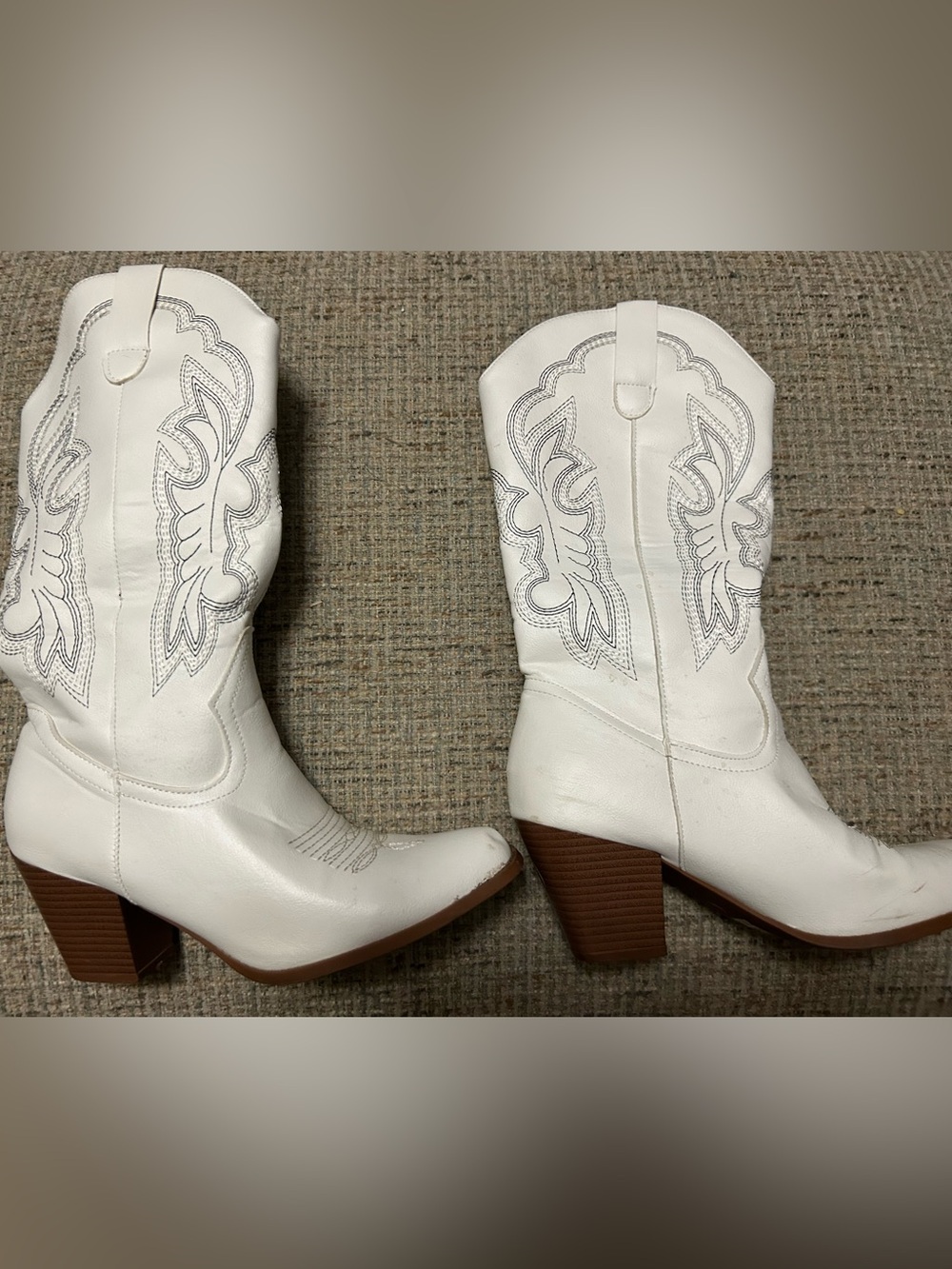 White Western Embroidered Mid-Calf Cowboy Boots
